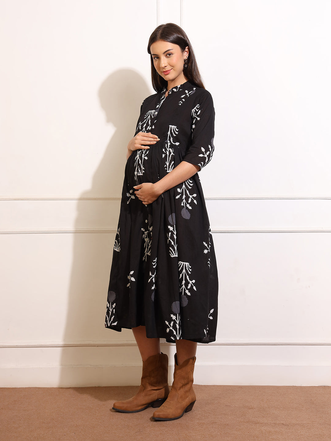 Elegant Maternity Maxi Dress – Nursing Friendly & Bump Flattering Fit