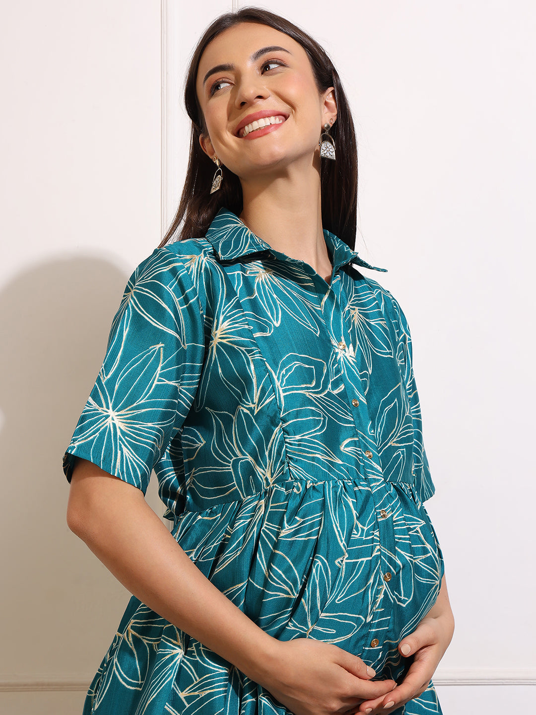 Chic Maternity & Nursing Midi Dress – Stylish Comfort for New Moms