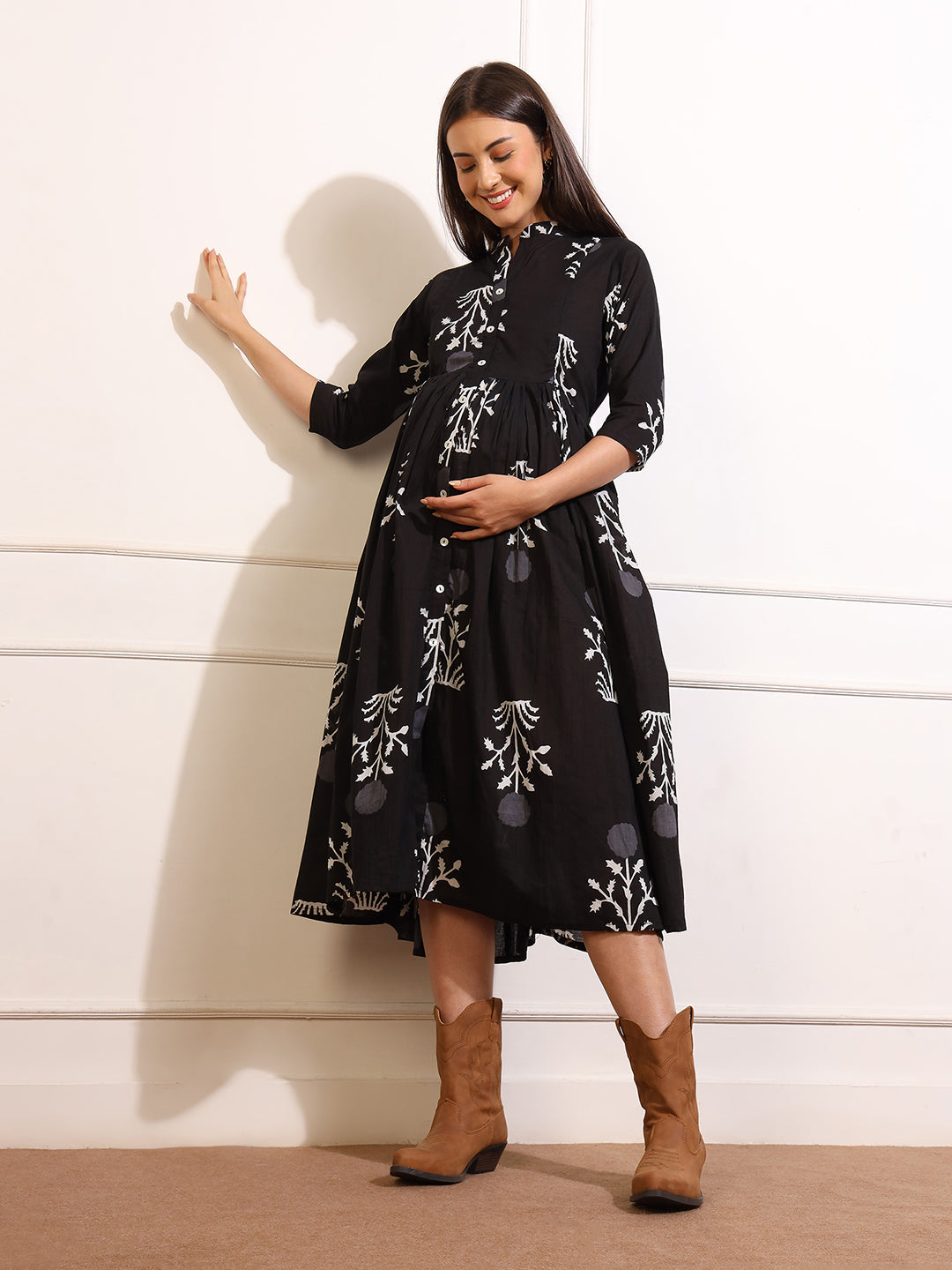 Elegant Maternity Maxi Dress – Nursing Friendly & Bump Flattering Fit