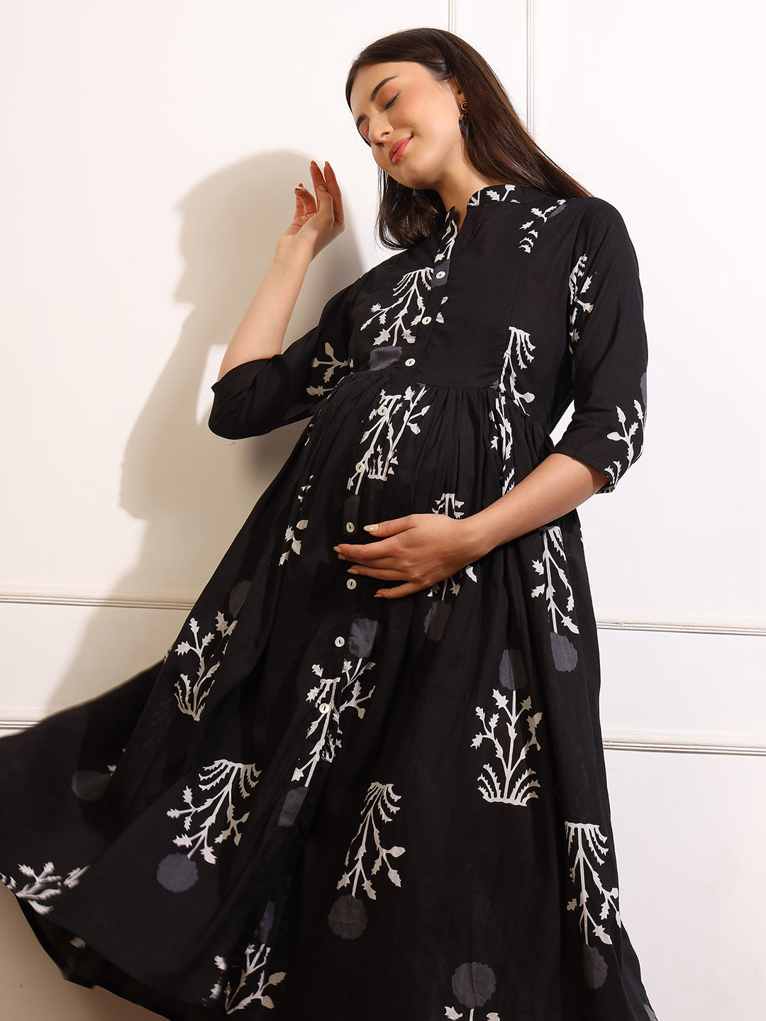 Elegant Maternity Maxi Dress – Nursing Friendly & Bump Flattering Fit